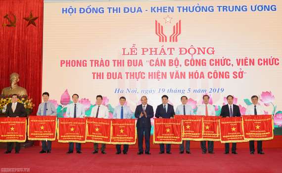 Thủ tướng phát động phong trào thi đua thực hiện văn hóa công sở