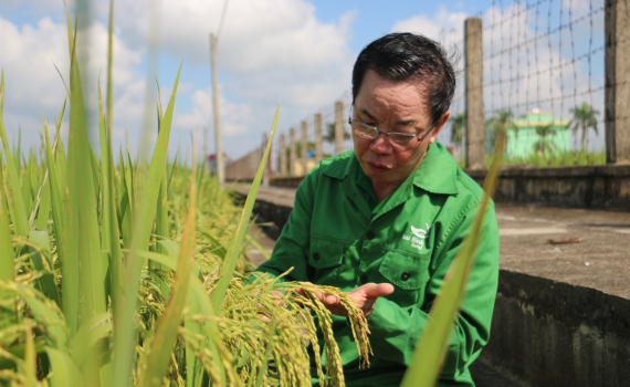 Người nặng lòng với nông nghiệp, nông dân